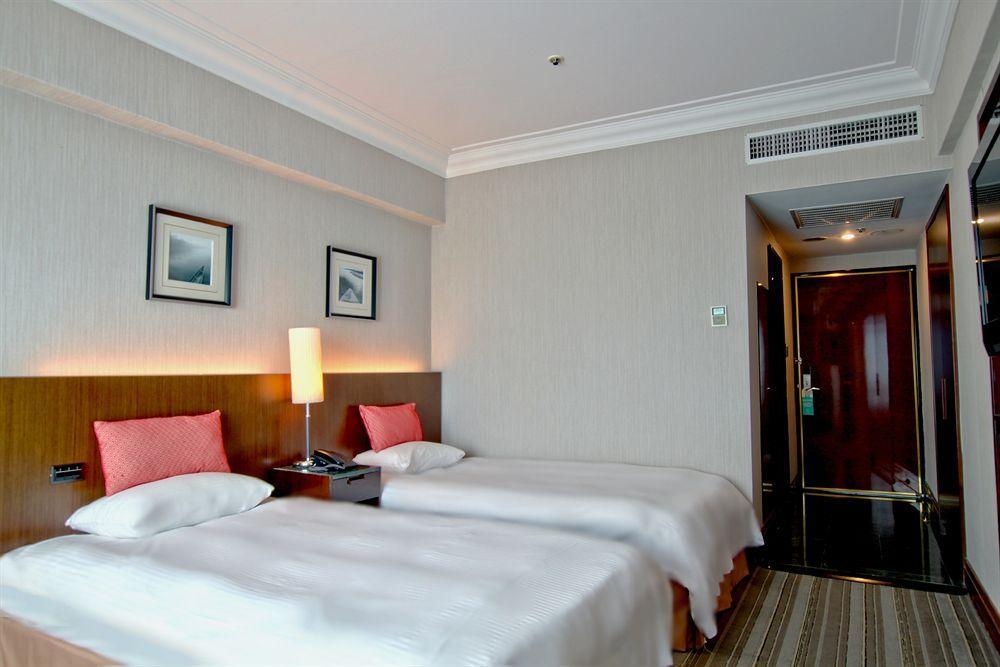 Azure Hotel Kota Hualien Bagian luar foto