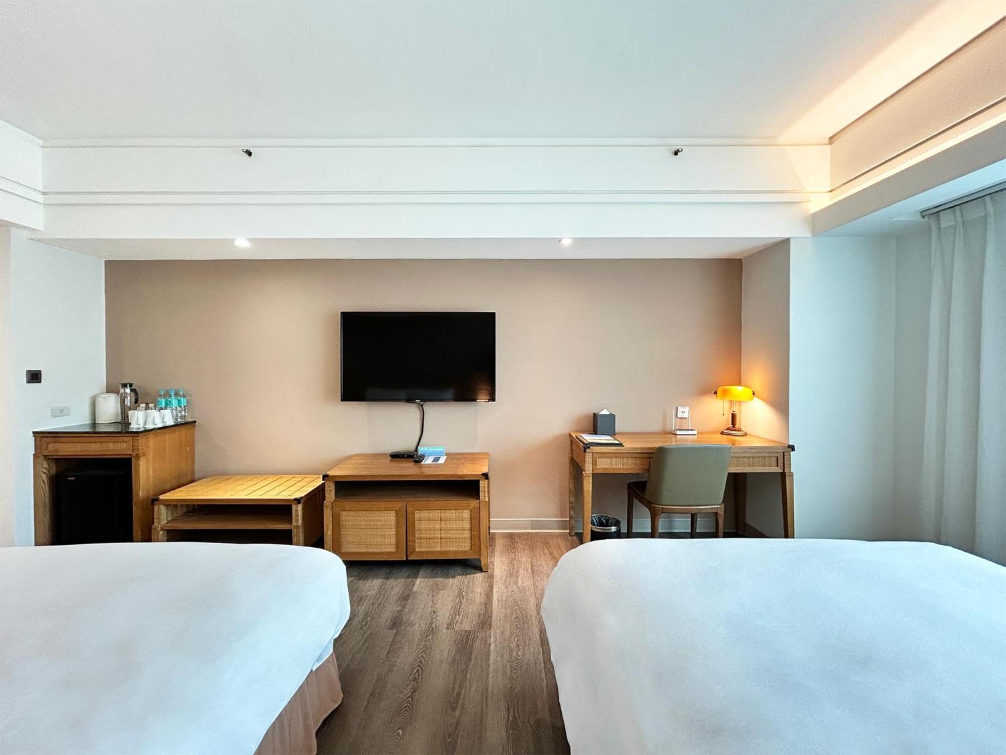 Azure Hotel Kota Hualien Bagian luar foto