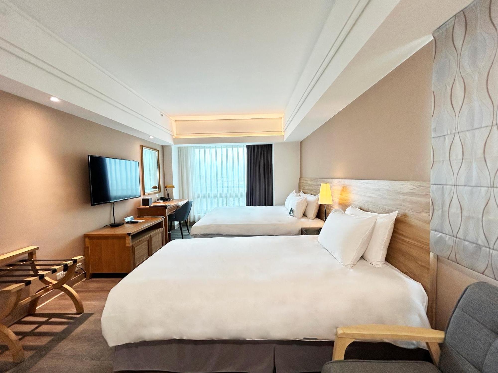 Azure Hotel Kota Hualien Bagian luar foto